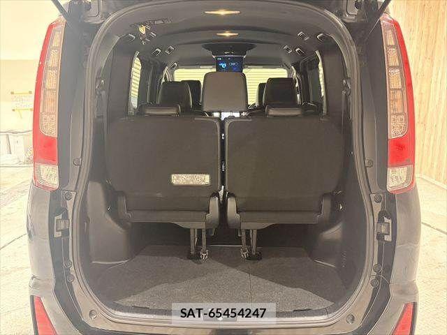 Toyota NOAH HYBRID 2017-06 4756233-11