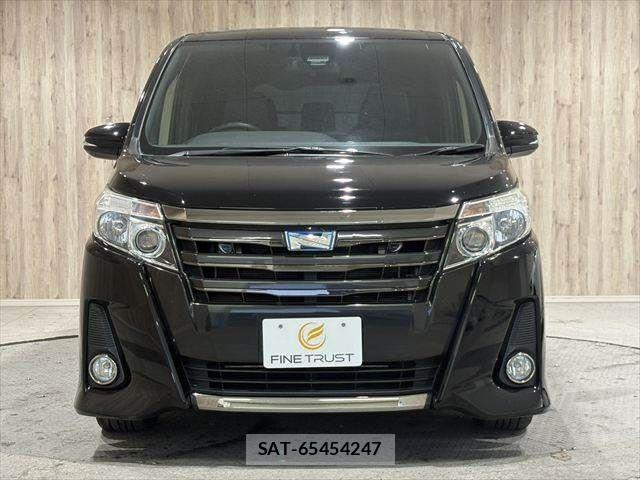 Toyota NOAH HYBRID 2017-06 4756233-16