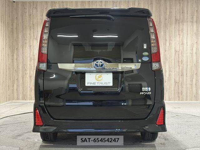Toyota NOAH HYBRID 2017-06 4756233-20