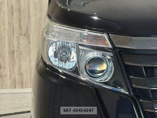 Toyota NOAH HYBRID 2017-06 4756233-23