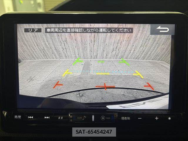 Toyota NOAH HYBRID 2017-06 4756233-6