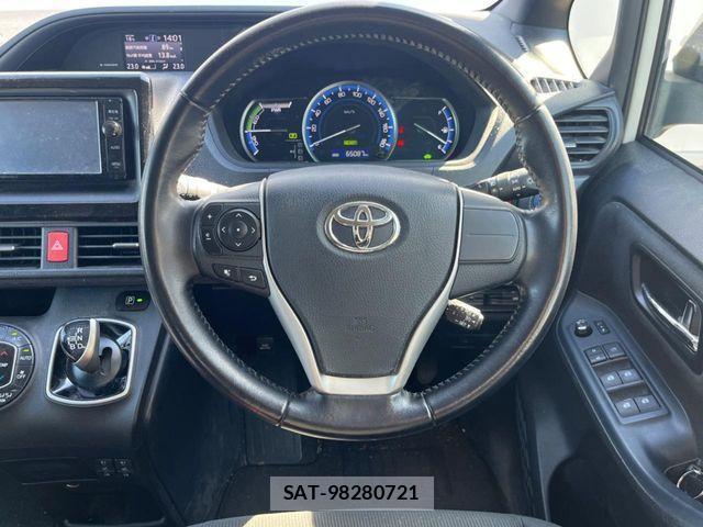 Toyota NOAH HYBRID 2015-06 4756230-11