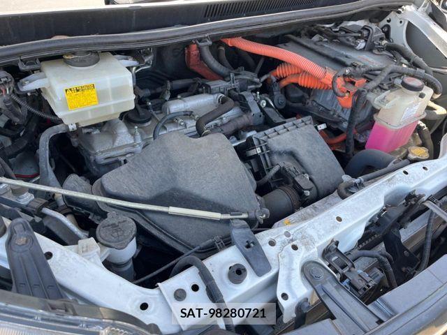 Toyota NOAH HYBRID 2015-06 4756230-18