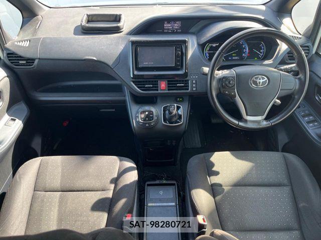 Toyota NOAH HYBRID 2015-06 4756230-1