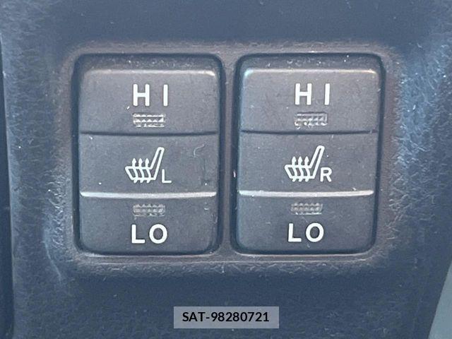 Toyota NOAH HYBRID 2015-06 4756230-6