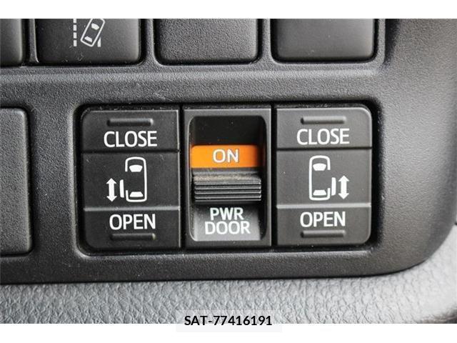 Toyota NOAH HYBRID 2018-06 4973570-4