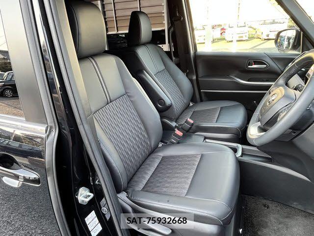 Toyota NOAH HYBRID 2025-03 4973458-3
