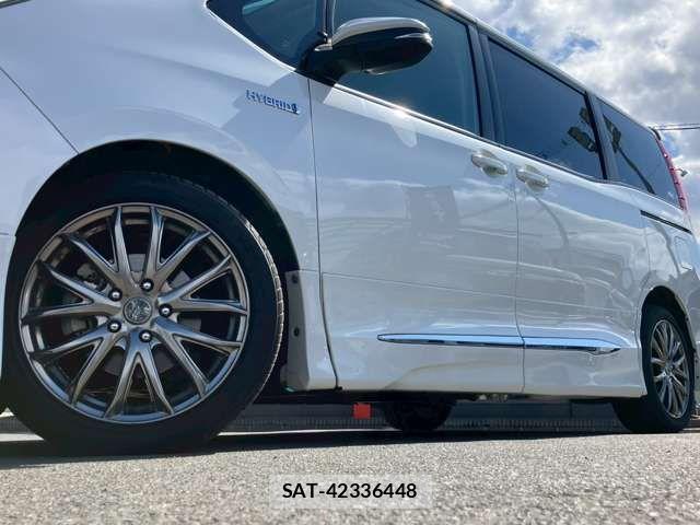 Toyota NOAH HYBRID 2015-05 4973554-15