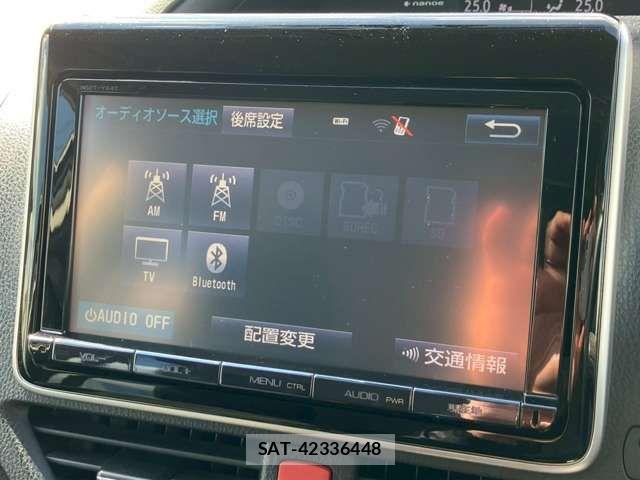 Toyota NOAH HYBRID 2015-05 4973554-4