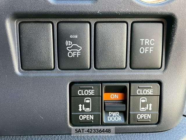 Toyota NOAH HYBRID 2015-05 4973554-6