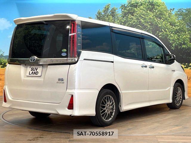 Toyota NOAH HYBRID 2018-03 5874214-16