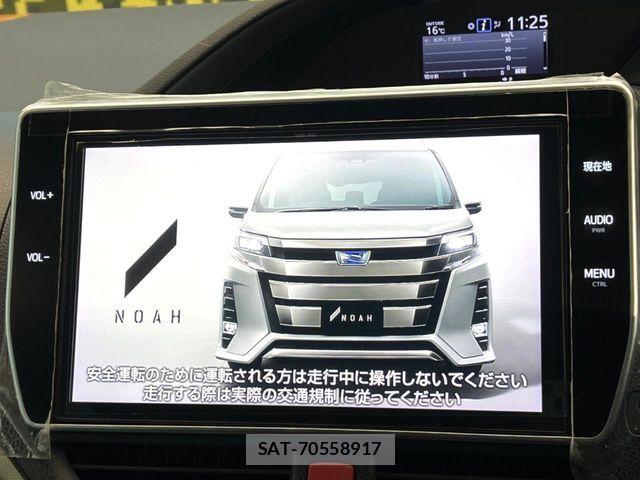 Toyota NOAH HYBRID 2018-03 5874214-3