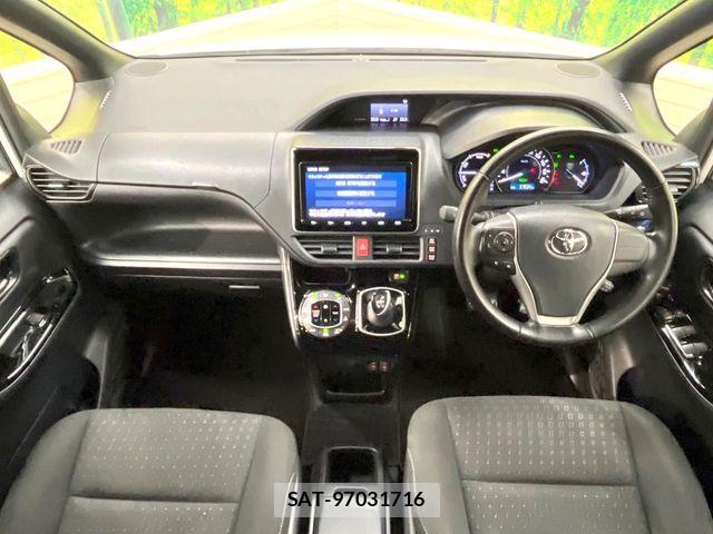 Toyota NOAH HYBRID 2020-11 5874210-1