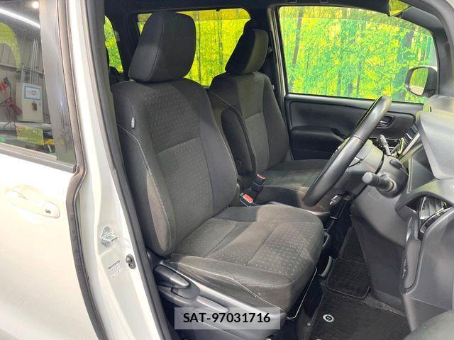 Toyota NOAH HYBRID 2020-11 5874210-7