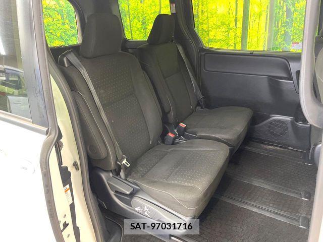 Toyota NOAH HYBRID 2020-11 5874210-8