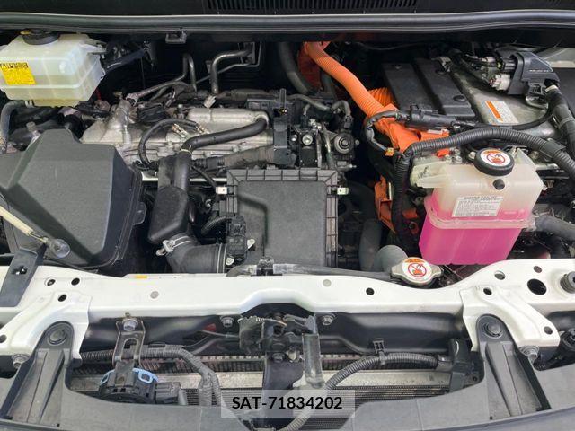 Toyota NOAH HYBRID 2018-03 5874208-18