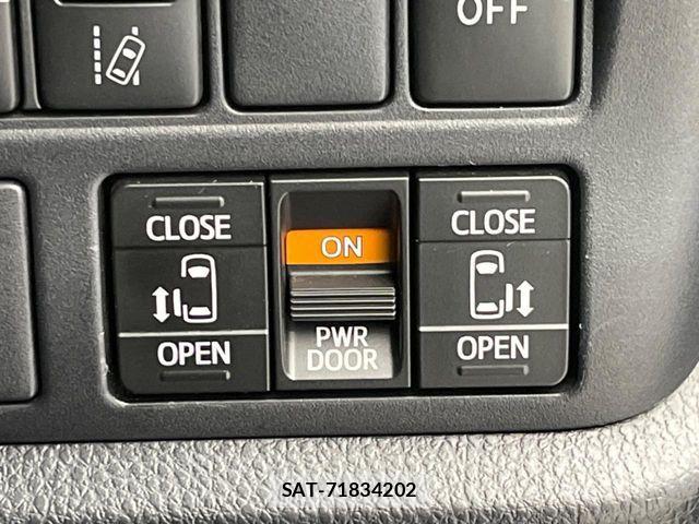 Toyota NOAH HYBRID 2018-03 5874208-2
