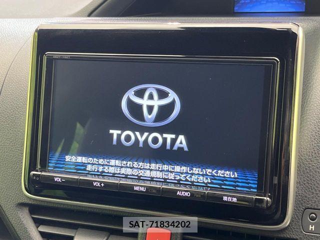 Toyota NOAH HYBRID 2018-03 5874208-3