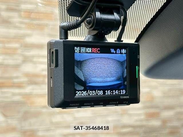 Toyota NOAH HYBRID 2023-01 5874186-9