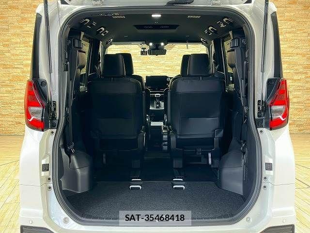 Toyota NOAH HYBRID 2023-01 5874186-12