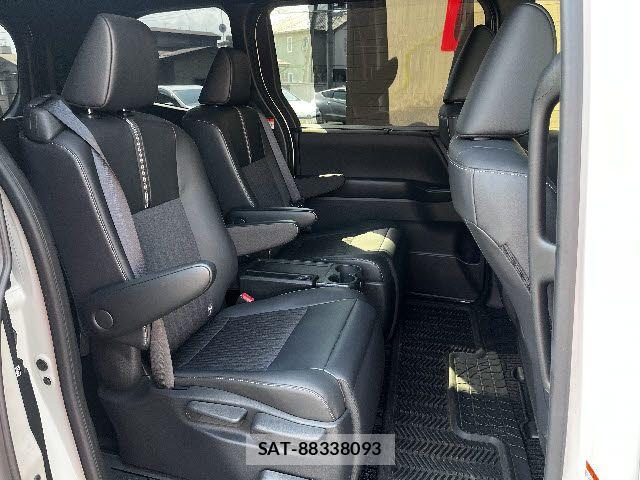 Toyota NOAH HYBRID 2024-07 5874157-9