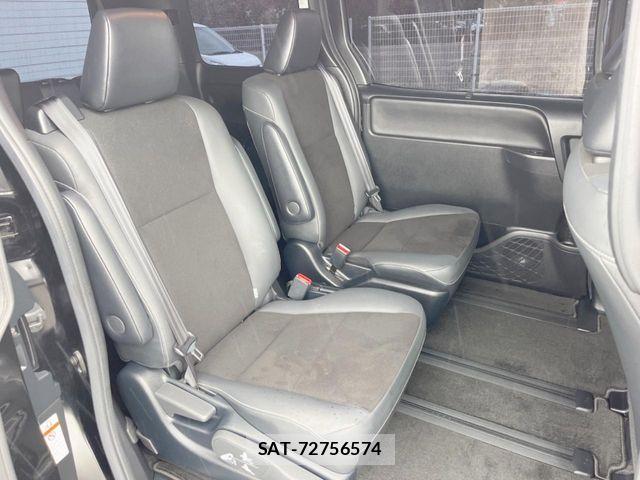 Toyota NOAH HYBRID 2020-04 5874209-9