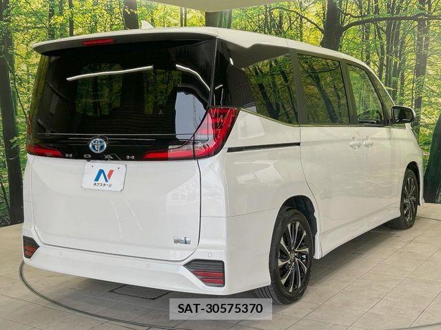 Toyota NOAH HYBRID 2024-10 6014708-17