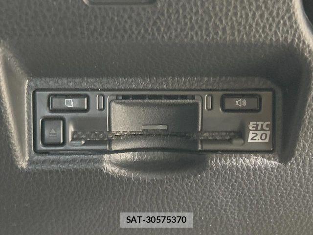 Toyota NOAH HYBRID 2024-10 6014708-6