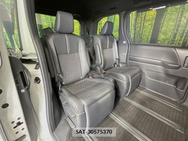 Toyota NOAH HYBRID 2024-10 6014708-8