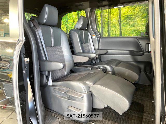 Toyota NOAH HYBRID 2025-03 6014702-8