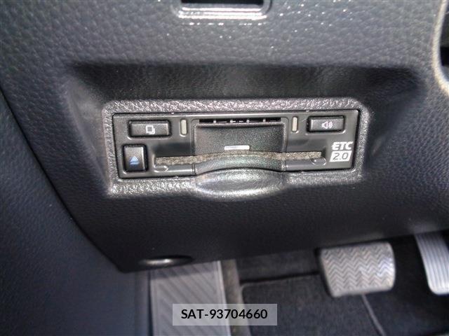Toyota NOAH HYBRID 2024-11 6014725-26