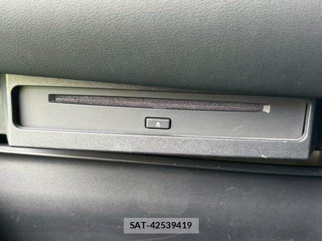 Toyota NOAH HYBRID 2023-01 6217788-10