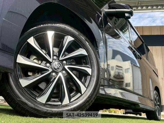 Toyota NOAH HYBRID 2023-01 6217788-19
