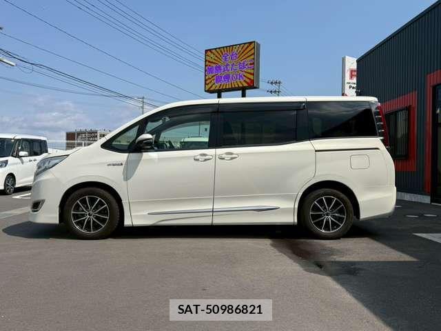 Toyota NOAH HYBRID 2019-01 6246331-17