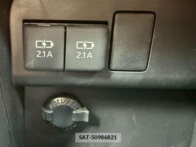 Toyota NOAH HYBRID 2019-01 6246331-8