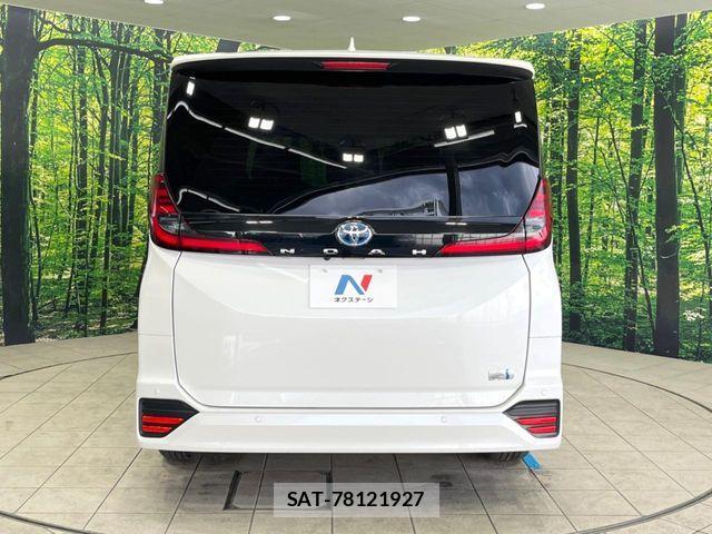 Toyota NOAH HYBRID 2022-07 6272481-15