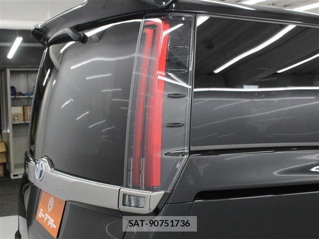 Toyota NOAH HYBRID 2020-09 6272483-16