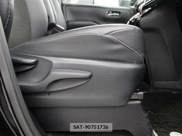 Toyota NOAH HYBRID 2020-09 6272483-25