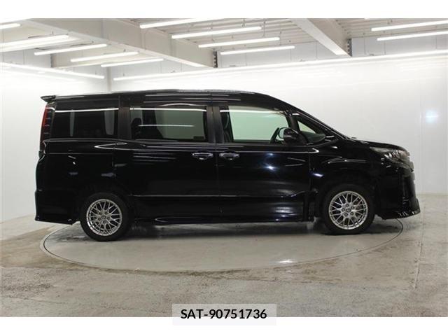 Toyota NOAH HYBRID 2020-09 6272483-3