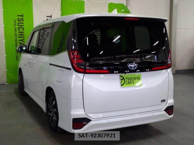 Toyota NOAH HYBRID 2023-07 6642093-11