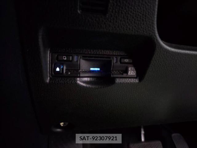 Toyota NOAH HYBRID 2023-07 6642093-15