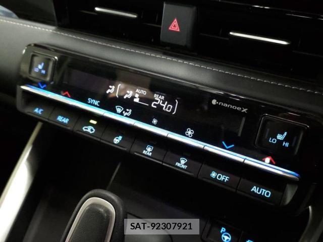 Toyota NOAH HYBRID 2023-07 6642093-16