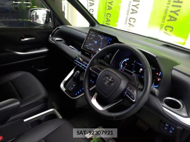 Toyota NOAH HYBRID 2023-07 6642093-2