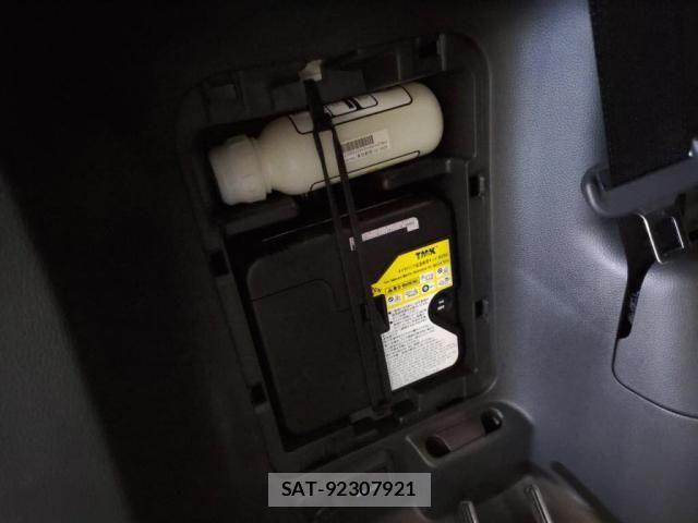 Toyota NOAH HYBRID 2023-07 6642093-29