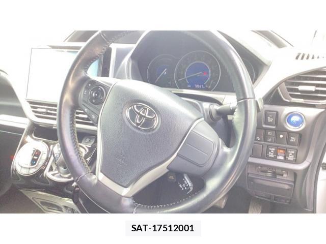 Toyota NOAH HYBRID 2017-12 6672959-13