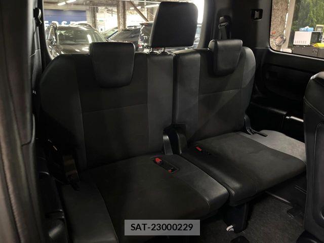 Toyota NOAH HYBRID 2016-11 6672960-9
