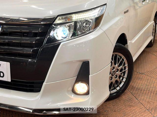 Toyota NOAH HYBRID 2016-11 6672960-11