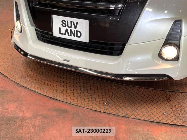 Toyota NOAH HYBRID 2016-11 6672960-2