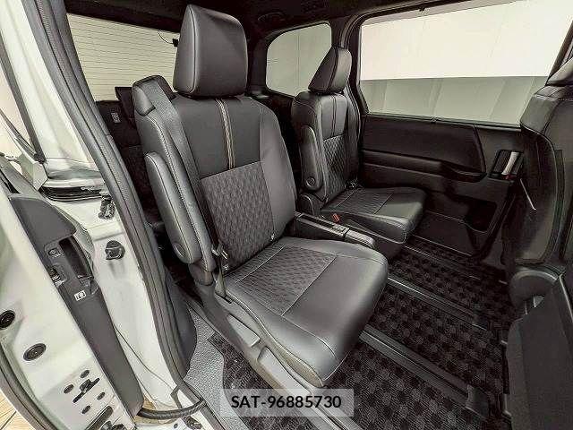 Toyota NOAH HYBRID 2023-10 6672953-5