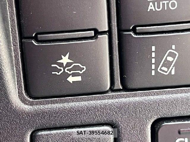 Toyota NOAH HYBRID 2017-09 6677238-10